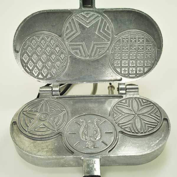 Stovetop Pizzelle Iron made in italy old fashioned way oil