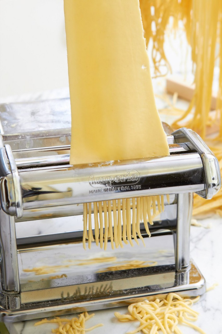 Using the Imperia pasta machine SP150 